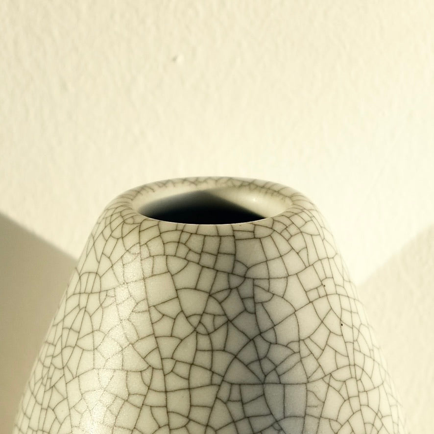 Pearl Grey Ceramic Matcha Whisk Holder Chasen Stand