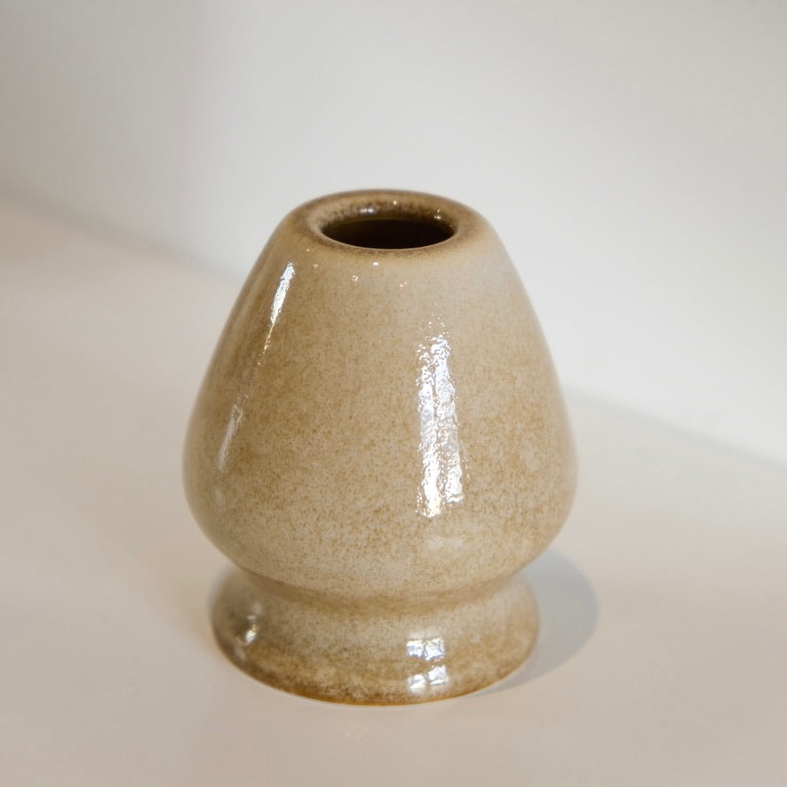 Hojicha Beige Ceramic Matcha Whisk Holder Chasen Stand