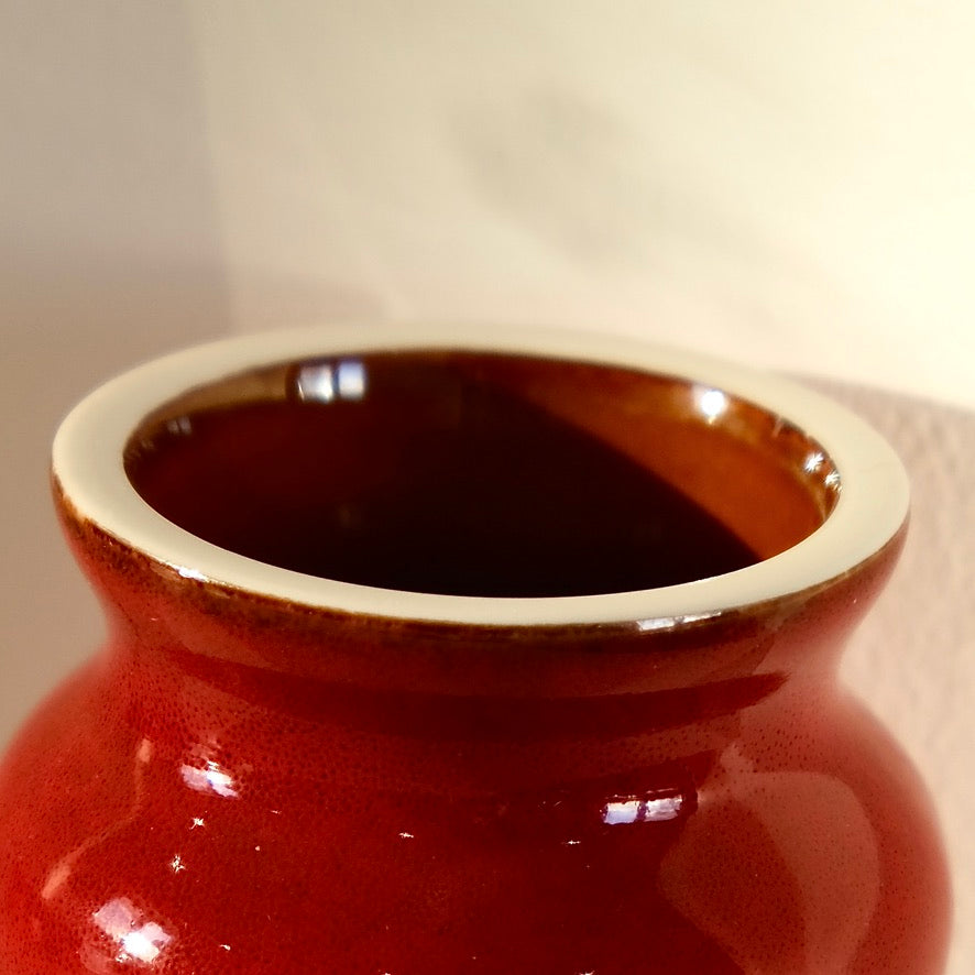 Torii Red Ceramic Matcha Whisk Holder Chasen Stand